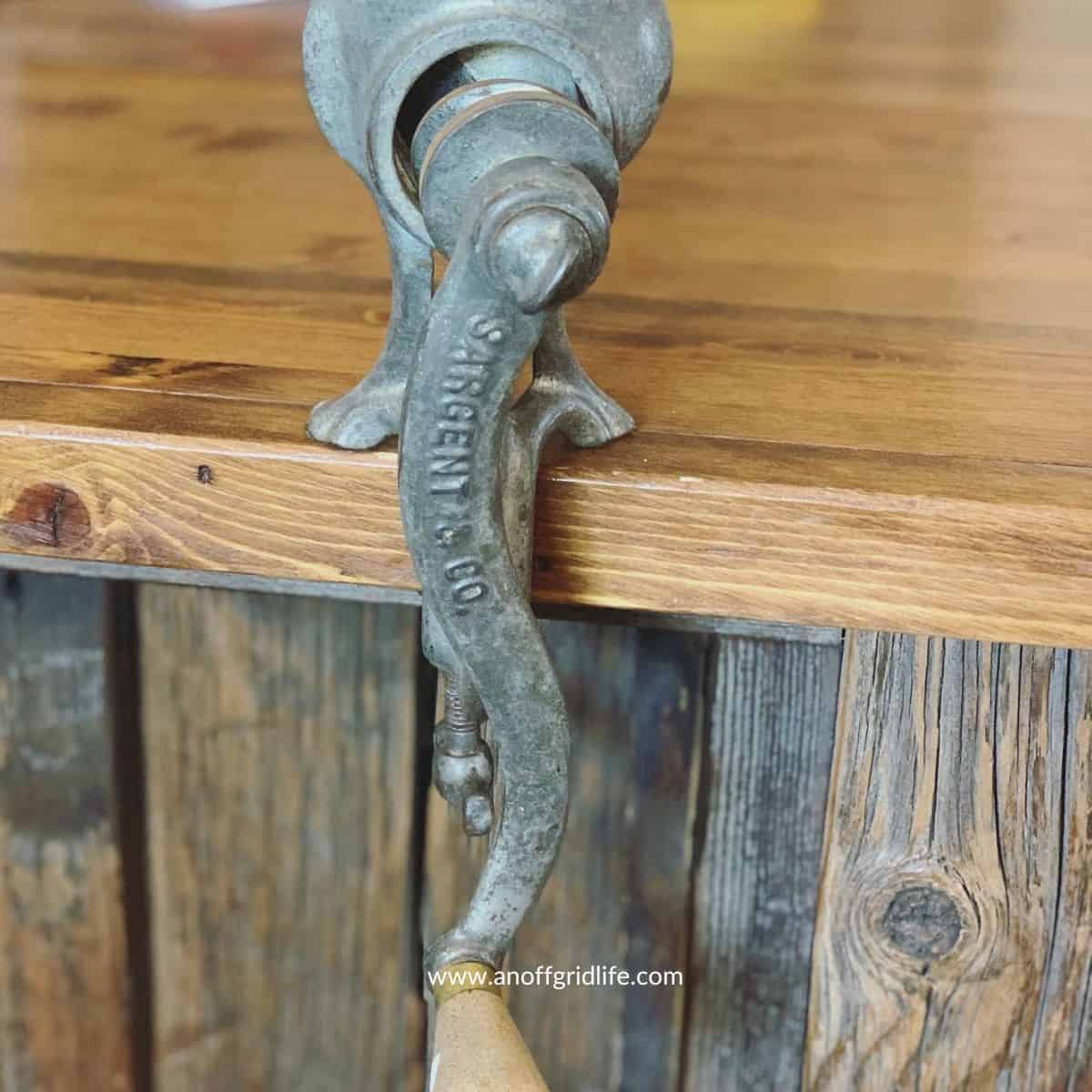 7 hand crank kitchen tools