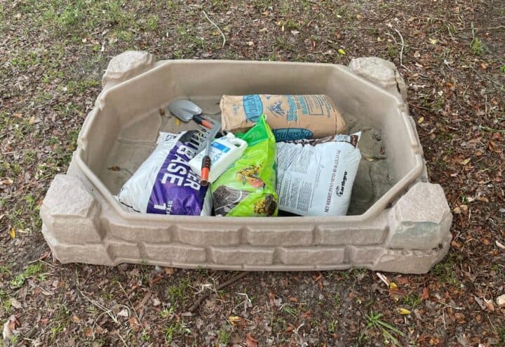 Chicken dust bath materials.