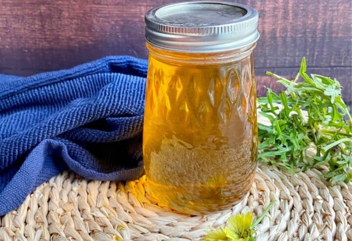 Dandelion Jelly in Mason Jar