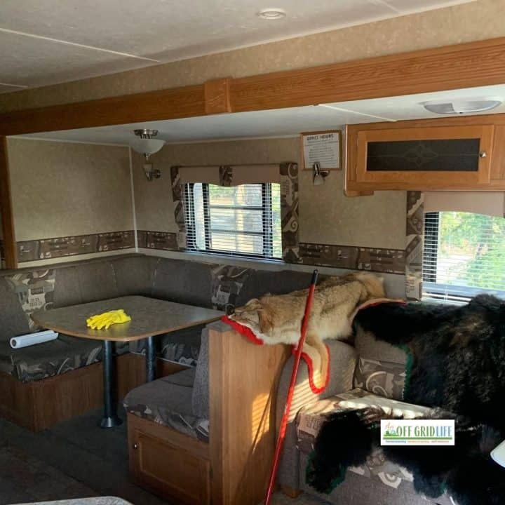 Interior of 2008 Gulfstream Kingsport Travel Trailer