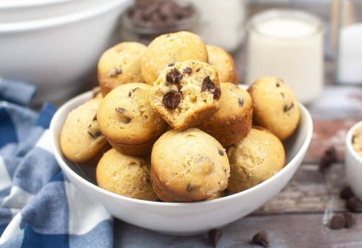 Melting chocolate chips in sourdough discard muffins