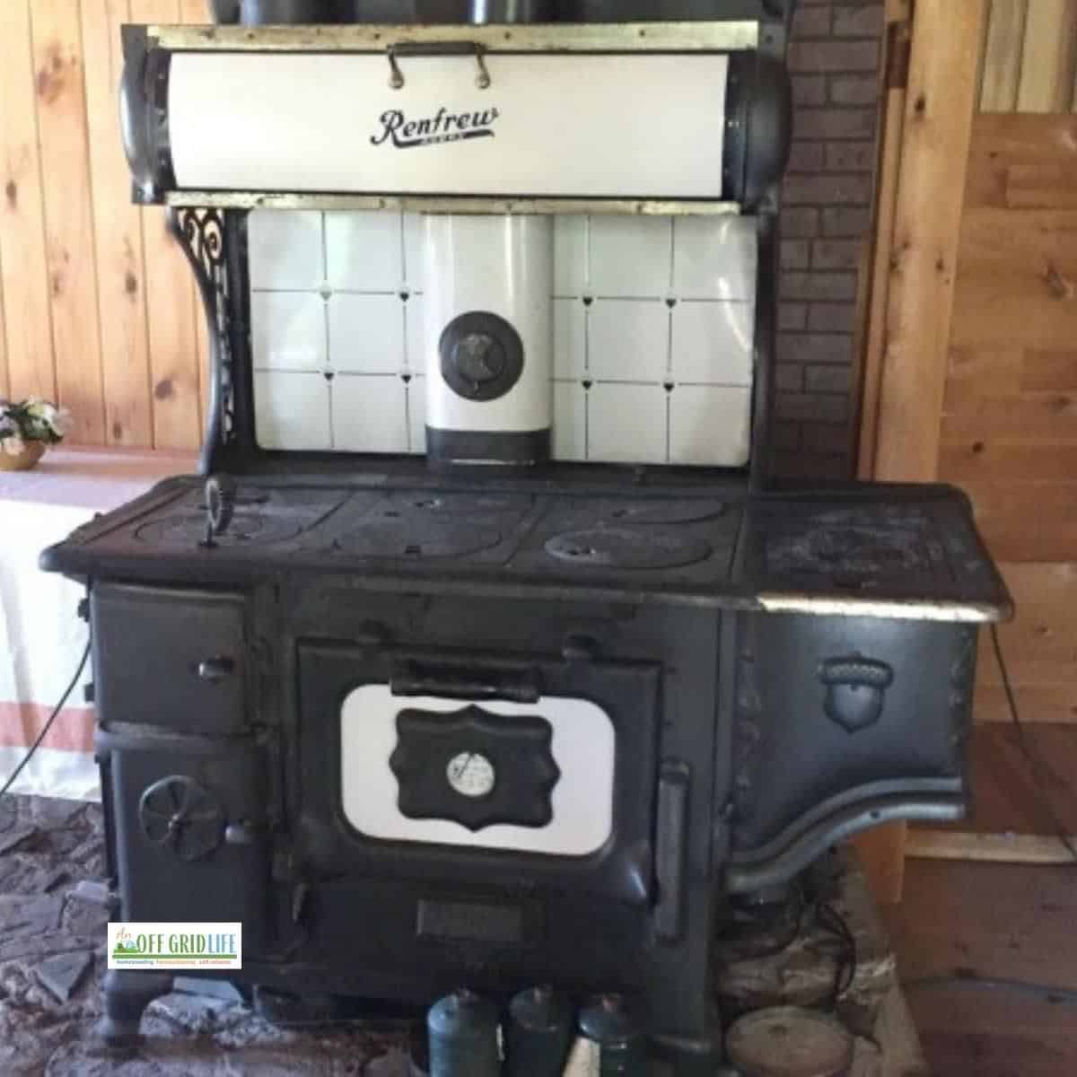 Wood burning cookstove from 1911 - Renfrew Acorn model.