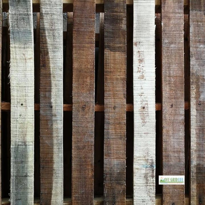 rustic wood pallet fence